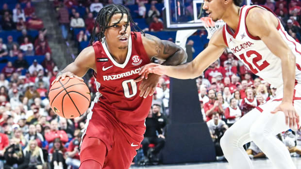Razorbacks' Khalif Battle against Oklahoma